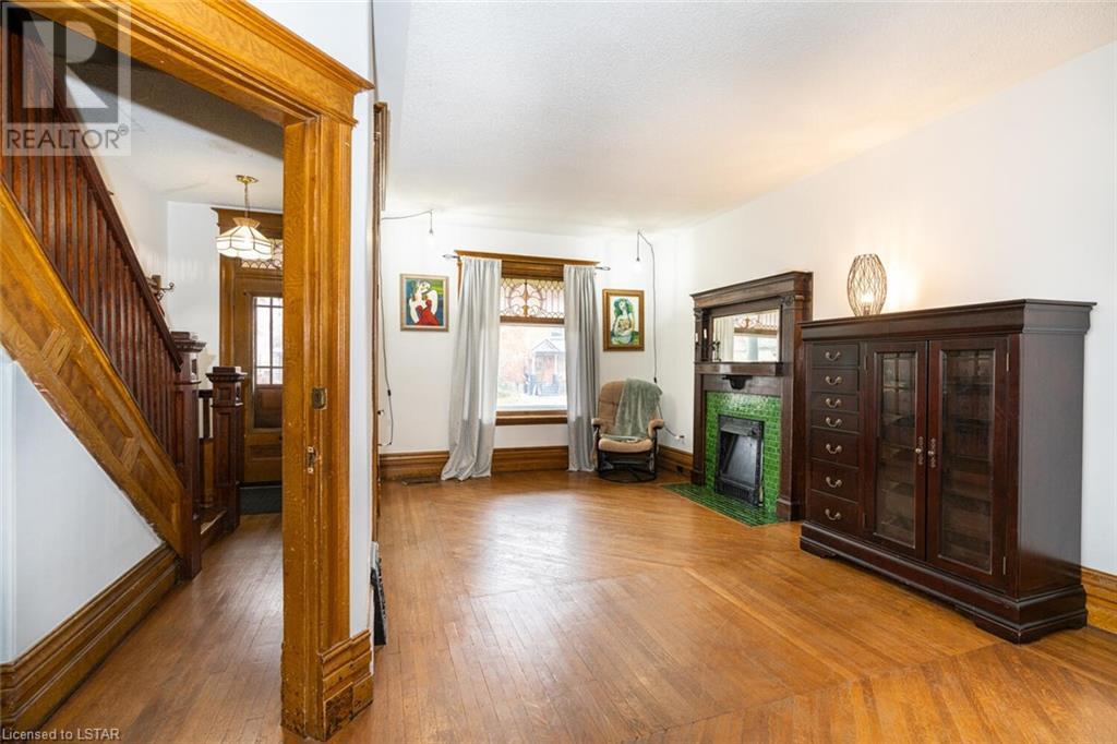 Listing 40380632 - Large Photo # 7