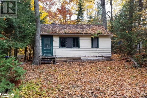 121 OLIVER Drive, Tiny