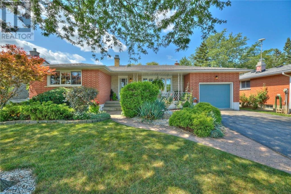 27 WOODCREST Drive, St. Catharines