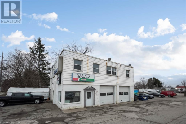 2371 DUNDAS Street E, London