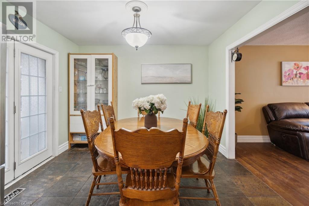 Listing 40382173 - Large Photo # 7