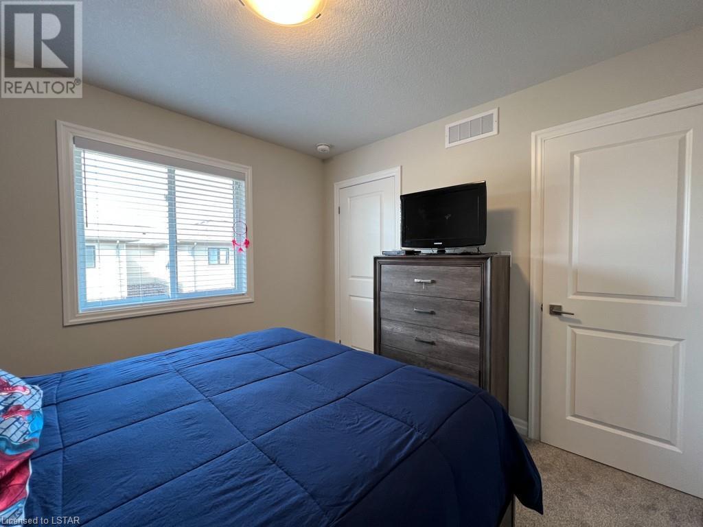 Listing 40382432 - Large Photo # 18