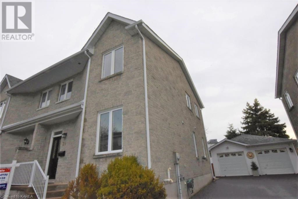 31 YONGE Street, Kingston