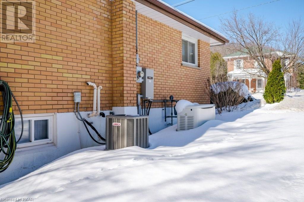 Listing 40384165 - Large Photo # 35