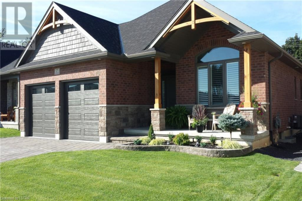 7 LINDSAY Crescent, Strathroy