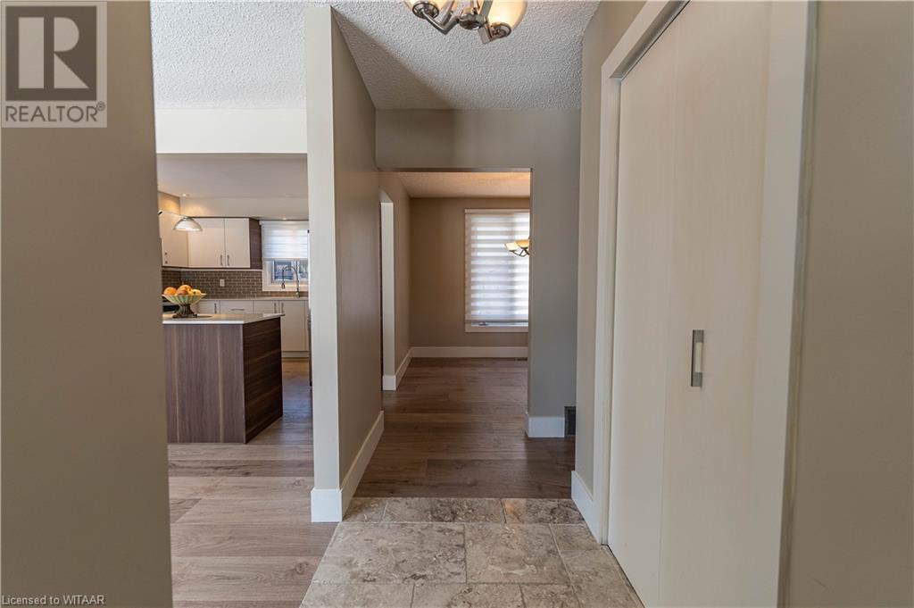 Listing 40384458 - Large Photo # 3