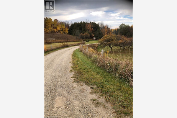 6142 WELLINGTON ROAD 29, Fergus