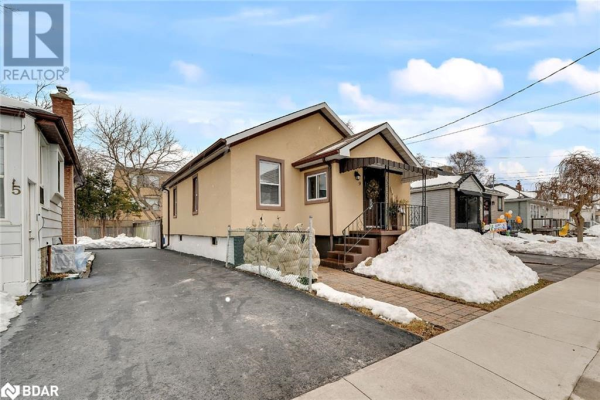 9 AUDREY Street, Hamilton