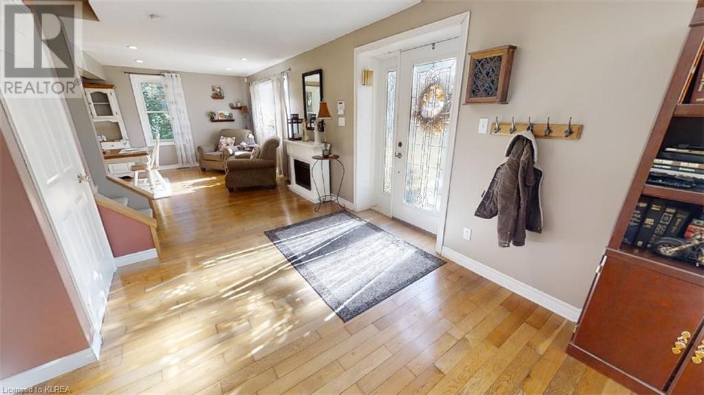 Listing 40385440 - Large Photo # 4