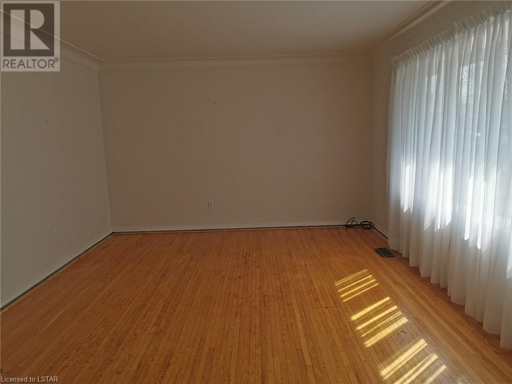 Listing 40385617 - Large Photo # 4
