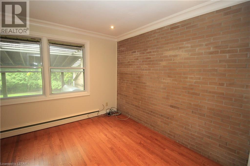 Listing 40385632 - Large Photo # 4