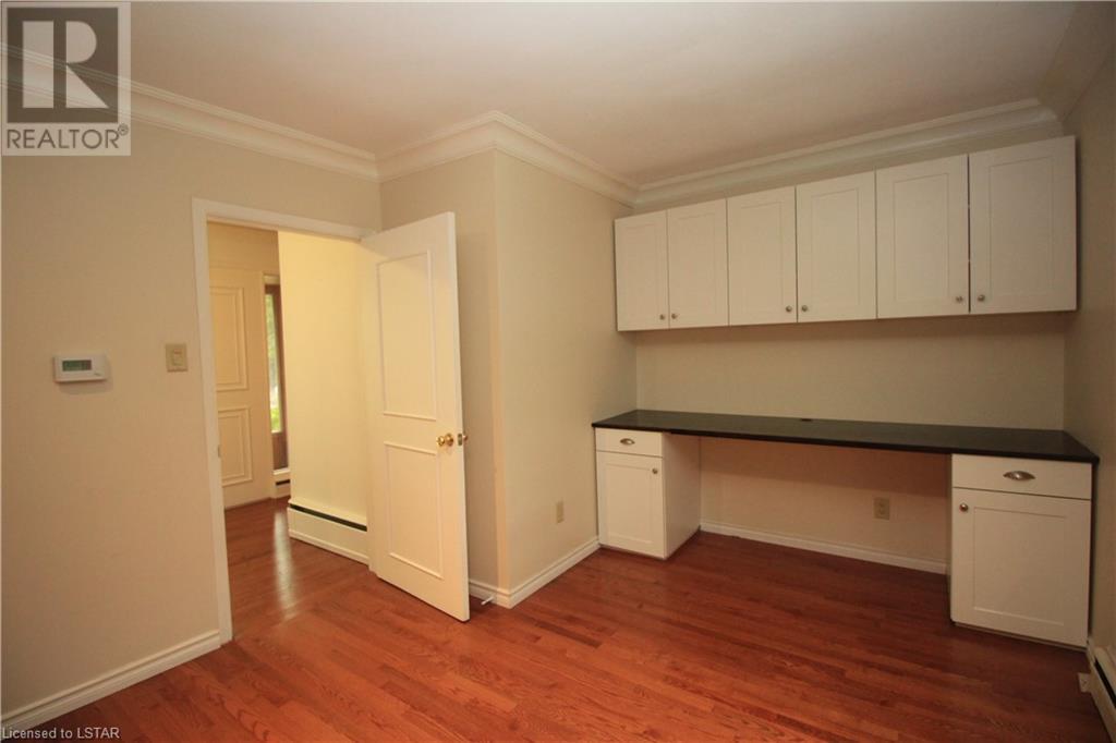 Listing 40385632 - Large Photo # 5