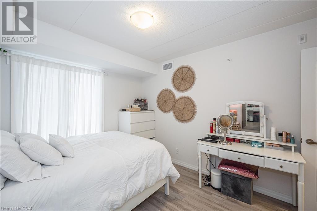 Listing 40385643 - Large Photo # 16