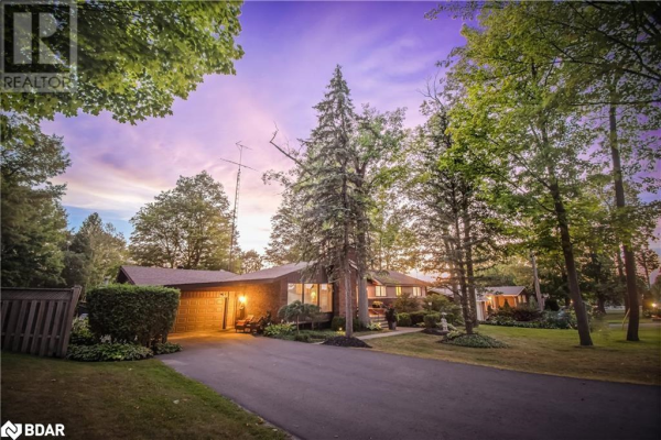 1009 FAIRBAIRN Street, Peterborough