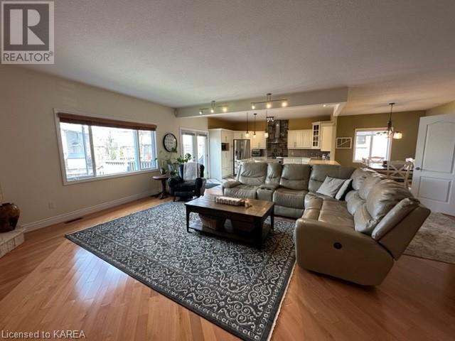 Listing 40386091 - Large Photo # 8