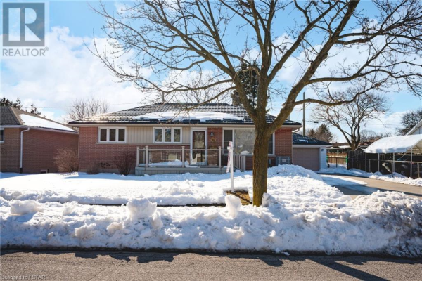 295 TWEEDSMUIR Avenue, London