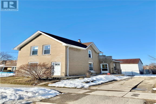 16 RUSSELL Street, Brantford