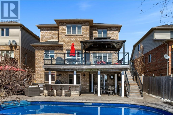 111 CANDLEWOOD Drive, Hamilton