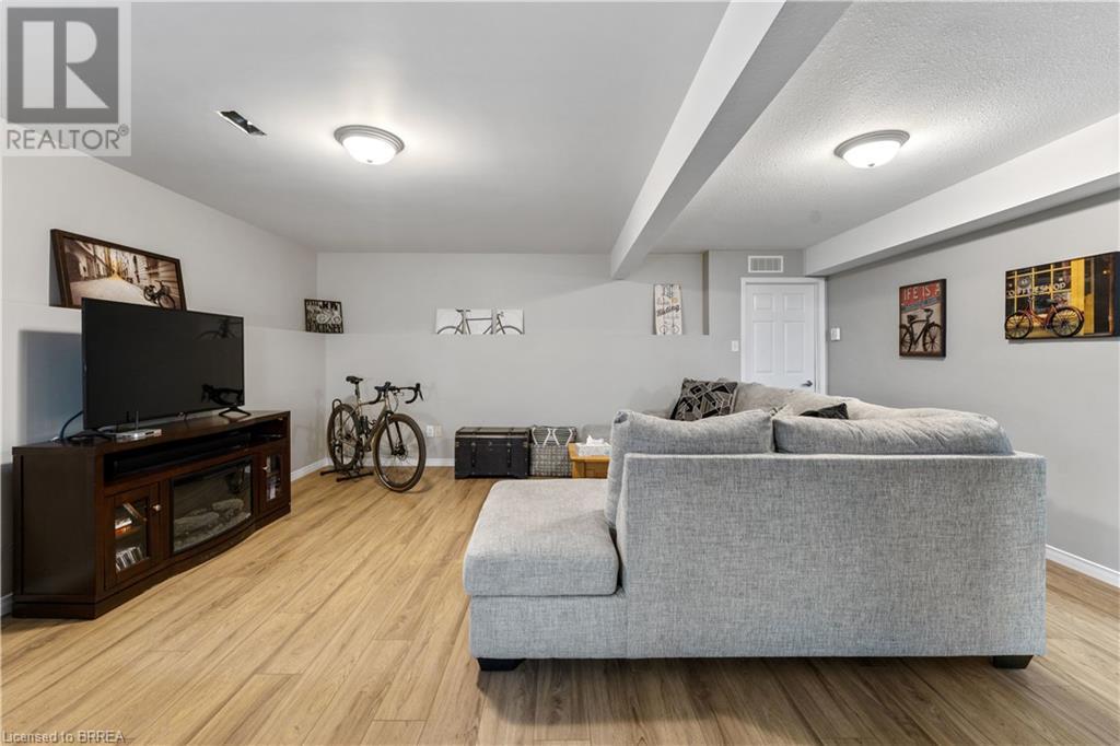 Listing 40388105 - Large Photo # 21