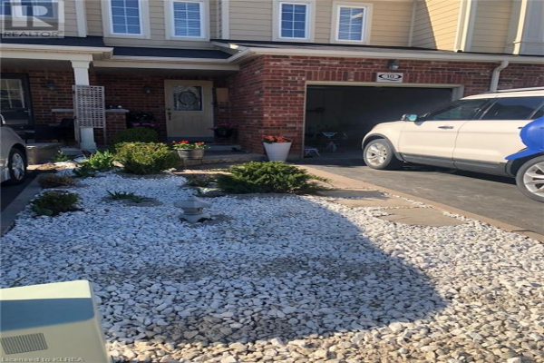 10 CHADWIN Drive, Lindsay