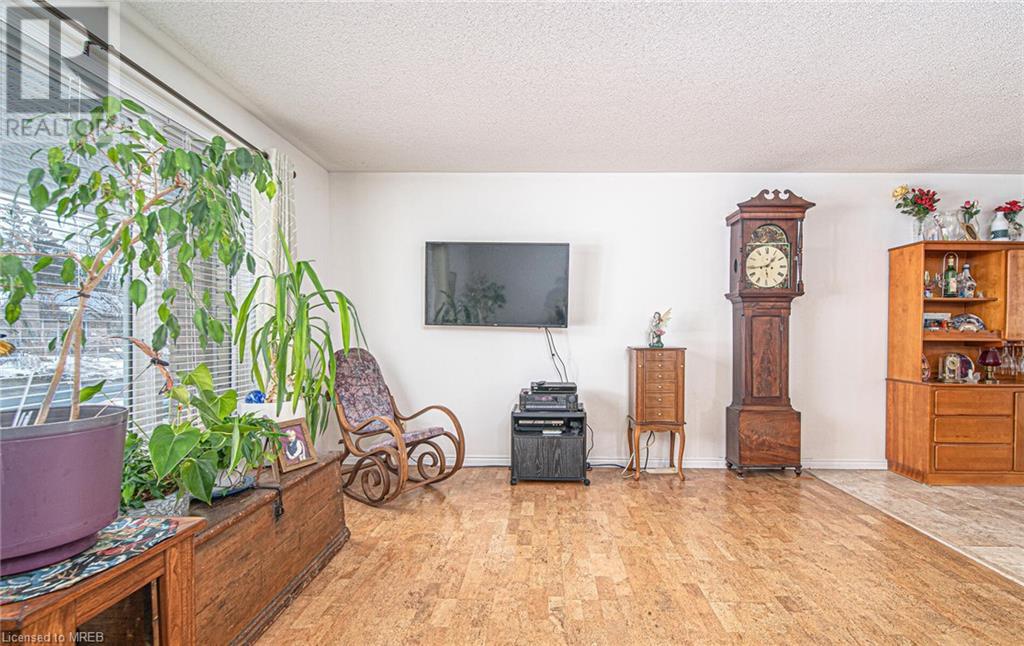 Listing 40388717 - Large Photo # 6