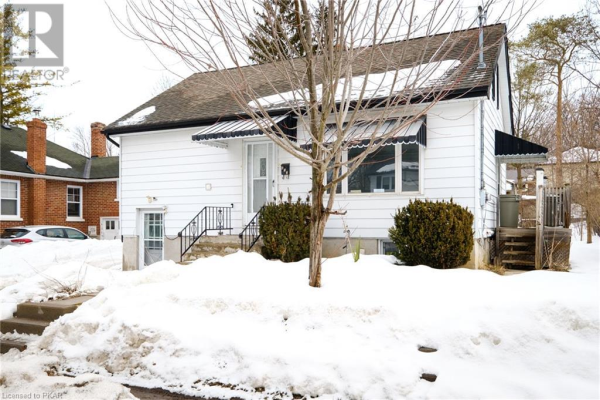 612 CENTRE Street, Peterborough