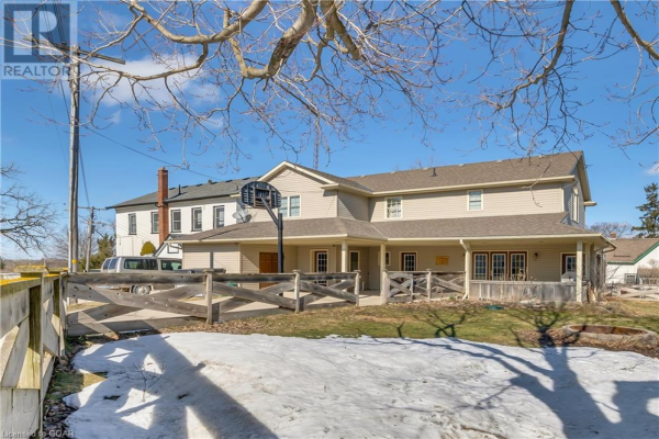 1118 GEDDES Street, Hawkesville