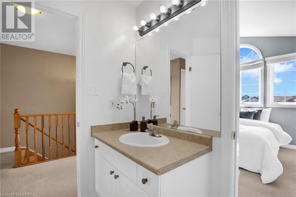 Listing 40389082 - Large Photo # 24