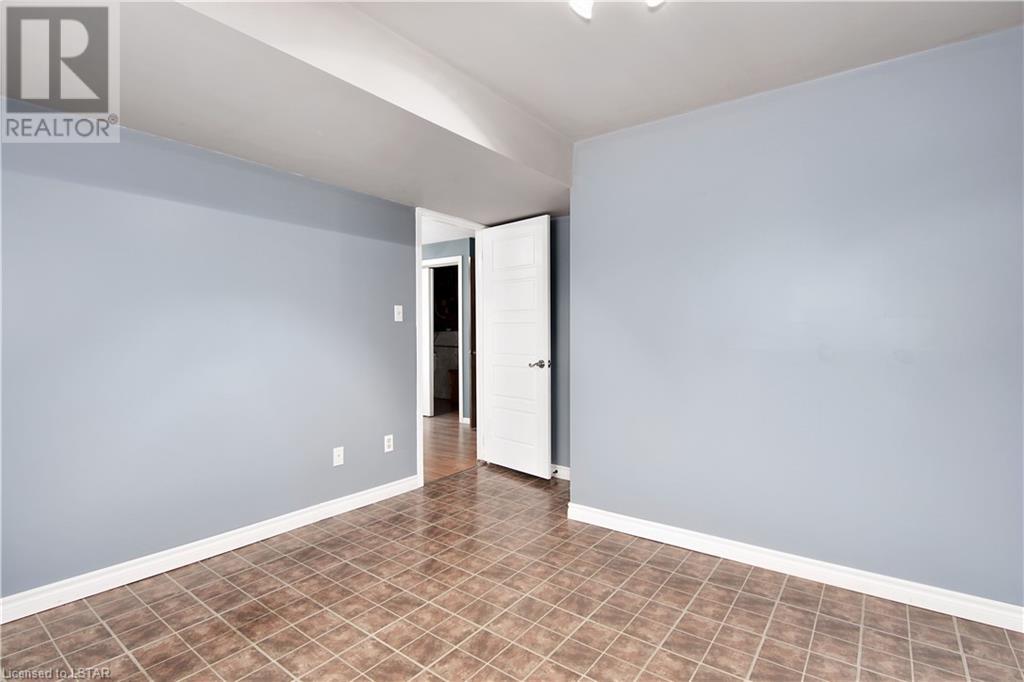 Listing 40389191 - Large Photo # 27