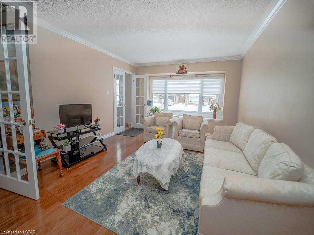 Listing 40389216 - Large Photo # 3