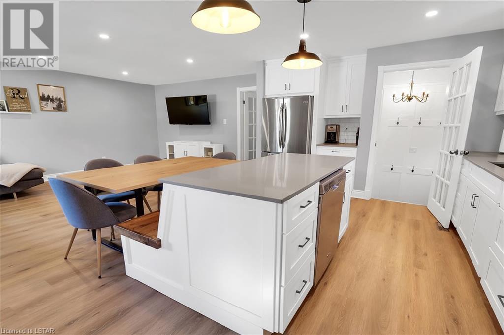 Listing 40389365 - Large Photo # 9