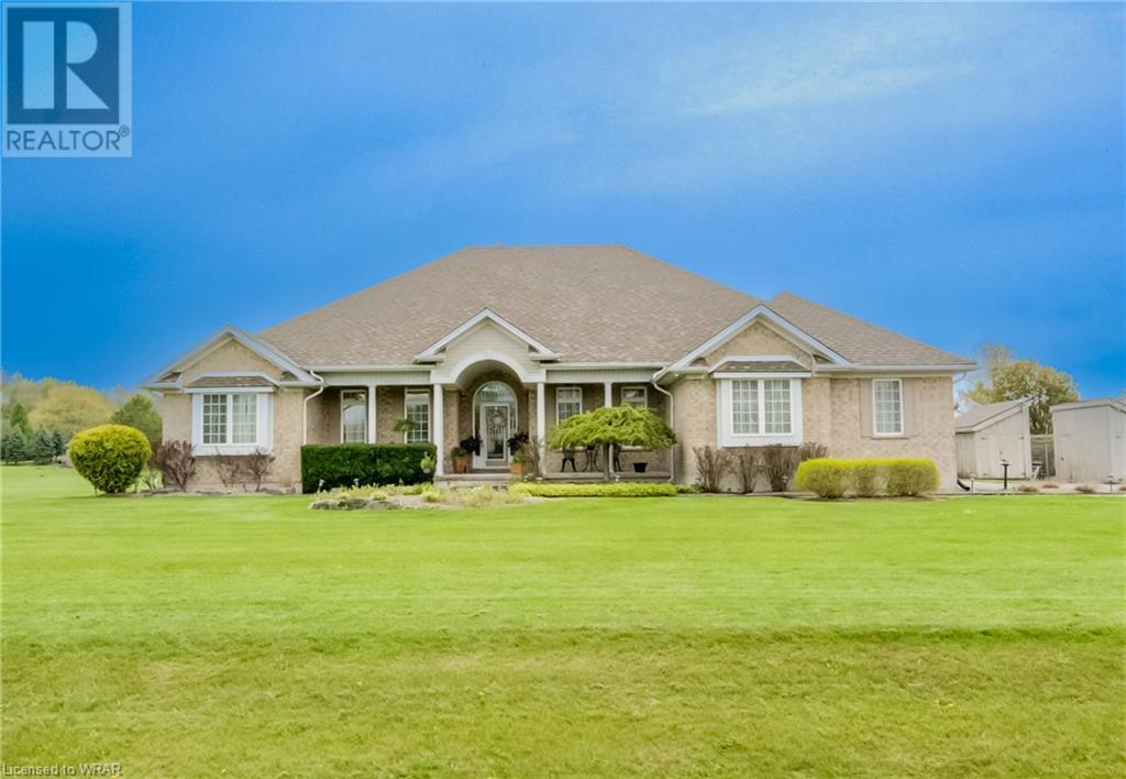 2 CLOVERLEA Crescent