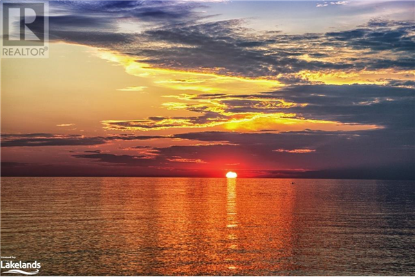 42 SHORE Line E, Wasaga Beach
