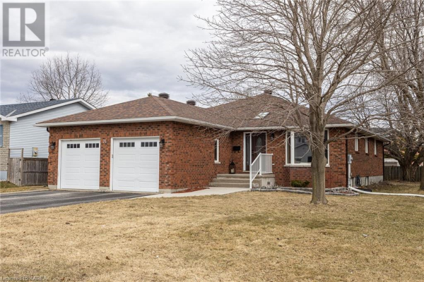 74 DAVEY Crescent, Amherstview