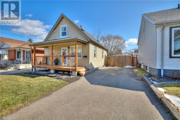 56 COSBY Avenue, St. Catharines
