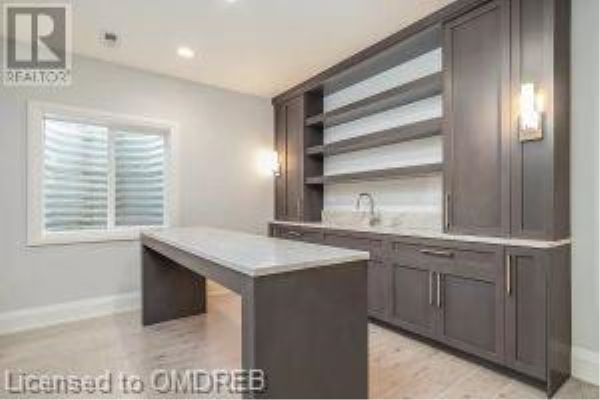 830 HARRINGTON Court Unit# 4-4, Burlington