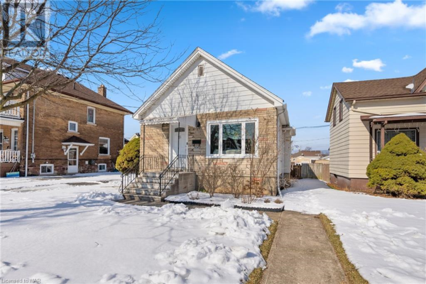 25 ALMOND Street, St. Catharines