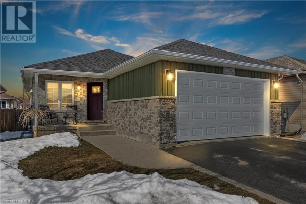 140 HOGAN Crescent, Amherstview