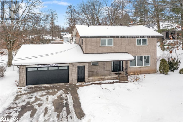 11 ALBERT Street W, Springwater