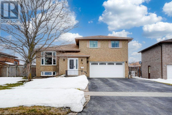 30 ANDREW Drive, Lindsay
