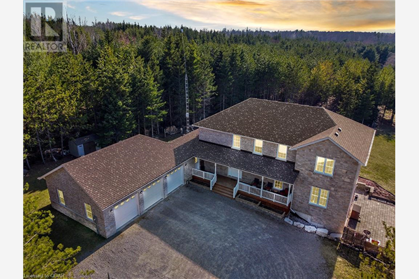 2736 CASTLE HILL Drive, Hamilton Twp