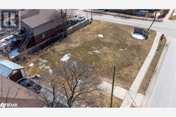 76 HENRY Street, Barrie