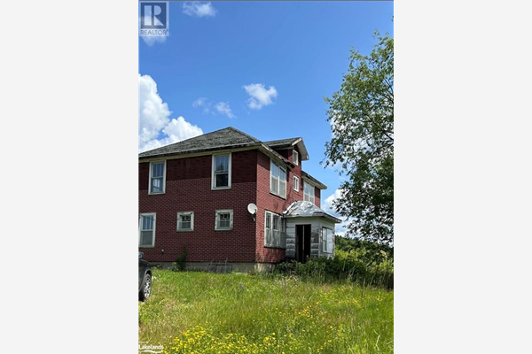 490 HWY 520, Burks Falls
