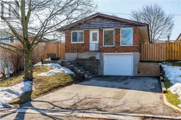 11 BOSWORTH Crescent, Kitchener