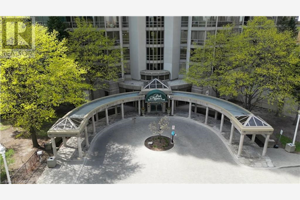 45 KINGSBRIDGE GARDEN Circle Unit# 306, Mississauga