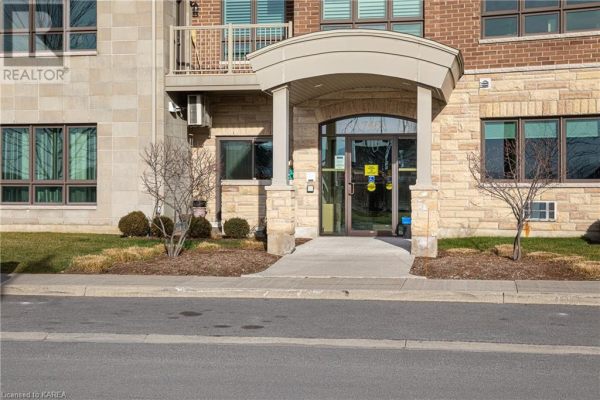 740 AUGUSTA Drive Unit# 215, Kingston