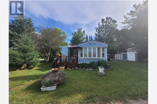 1802 COUNTY ROAD 121 Unit# 320, Fenelon Falls