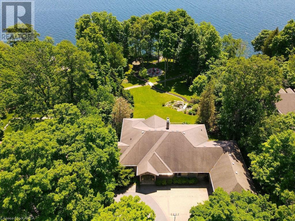 16 RIVERSIDE Drive