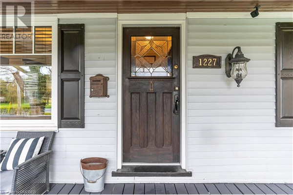 1227 LOCKHART Road, Burlington