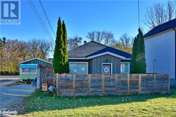 113 SPRUCE Street, Collingwood